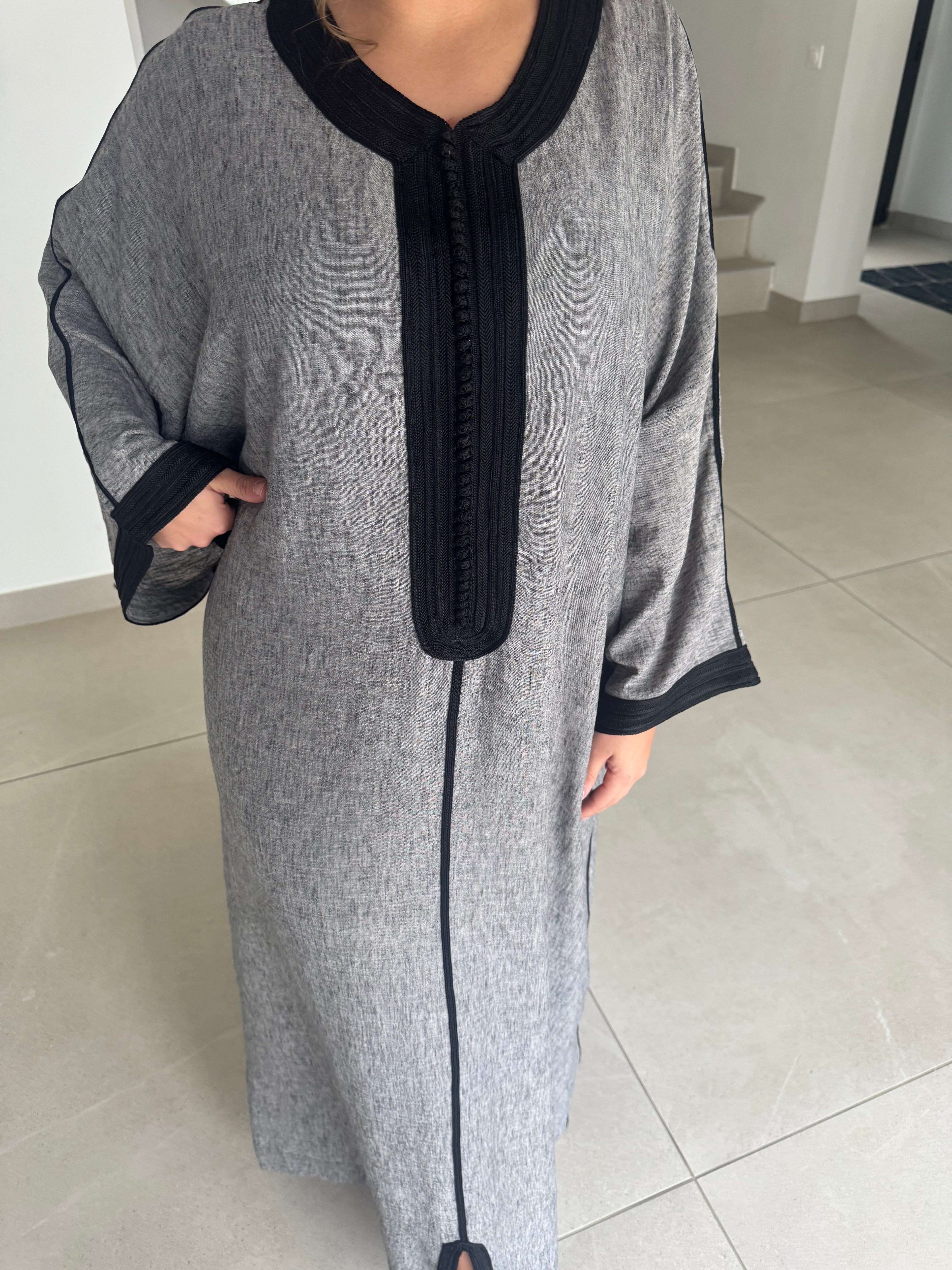 Abaya lin signature