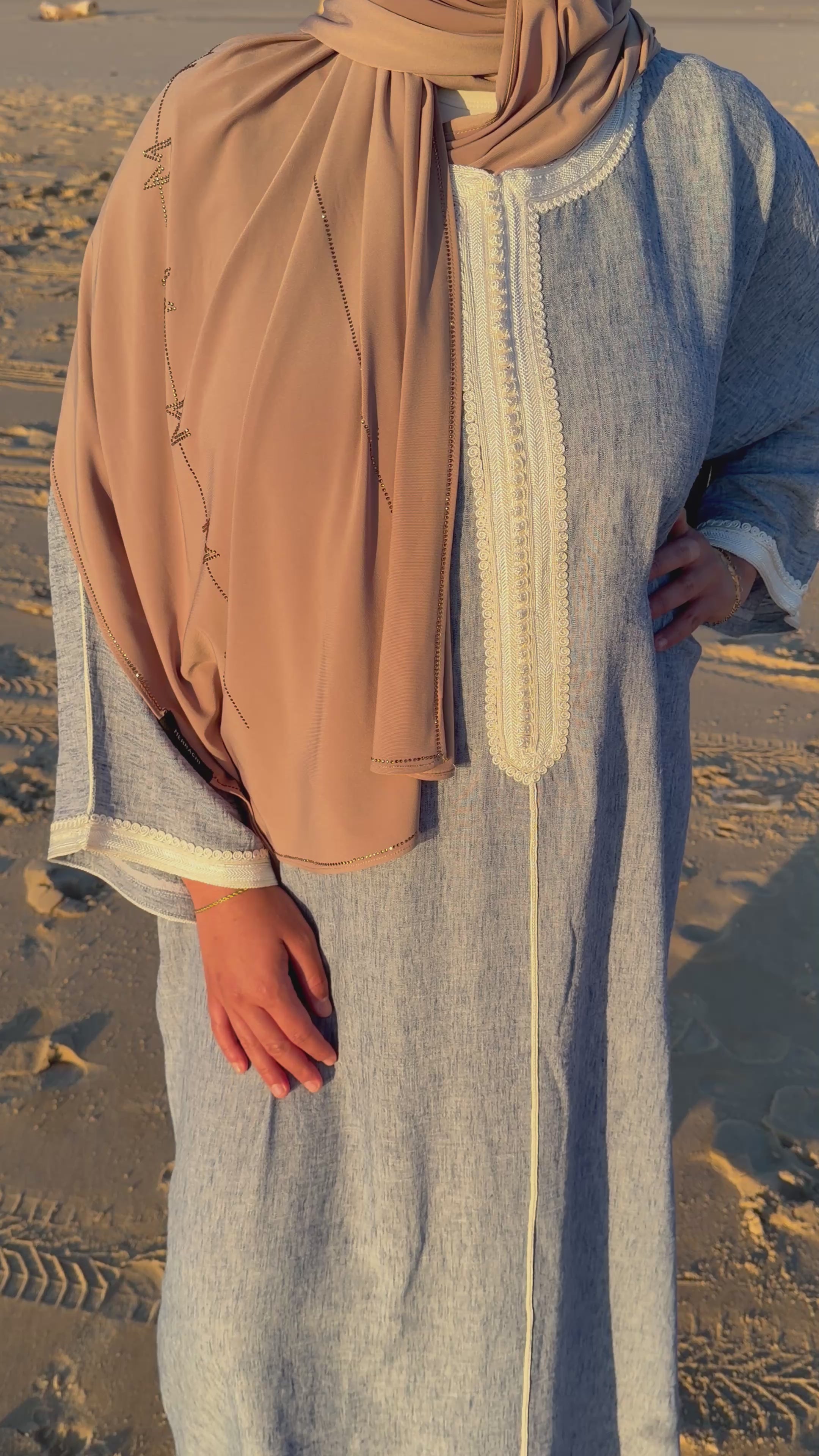 Abaya lin signature