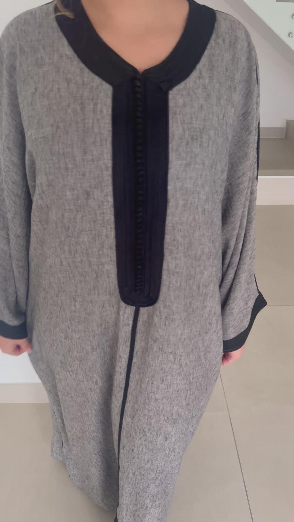 Abaya lin signature